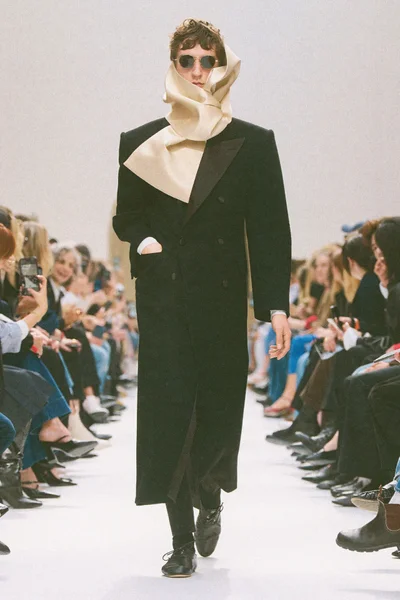 Look 7